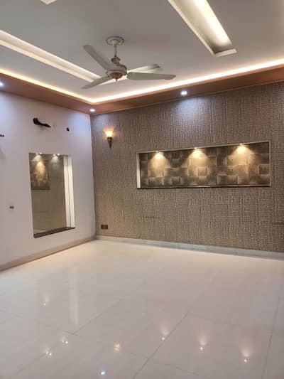 **4 Marla Commercial Hall for Rent in Etihad Town Phase 1 Ideal for Office**