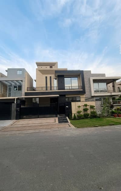 10 Marla House With Basement For Sale In Paragon City Lahore