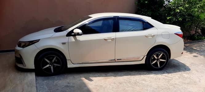 Toyota Corolla GLi Automatic 2016 | Neat & Clean | Buy & Drive