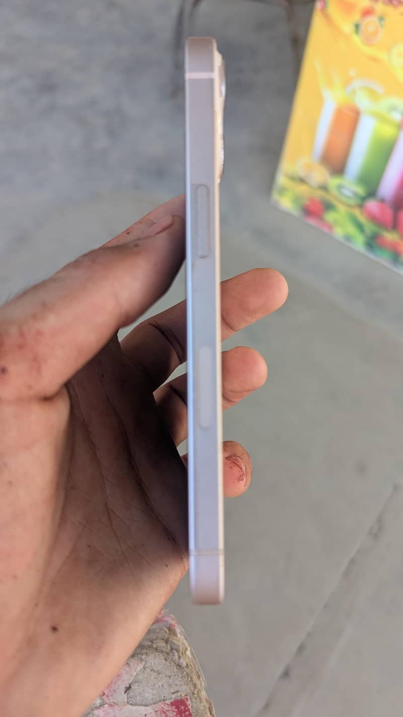 Apple iPhone 13 1