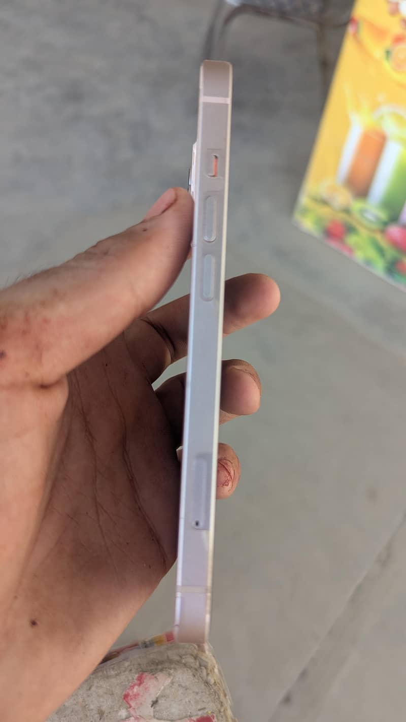 Apple iPhone 13 3