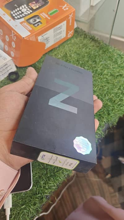Samsung Mobile Z Flip 3 8/256 official PTA