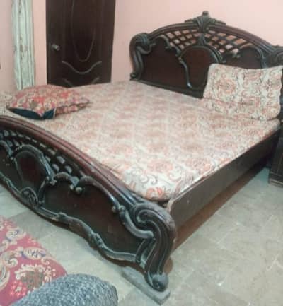 bed ,3 door almari b console for sale