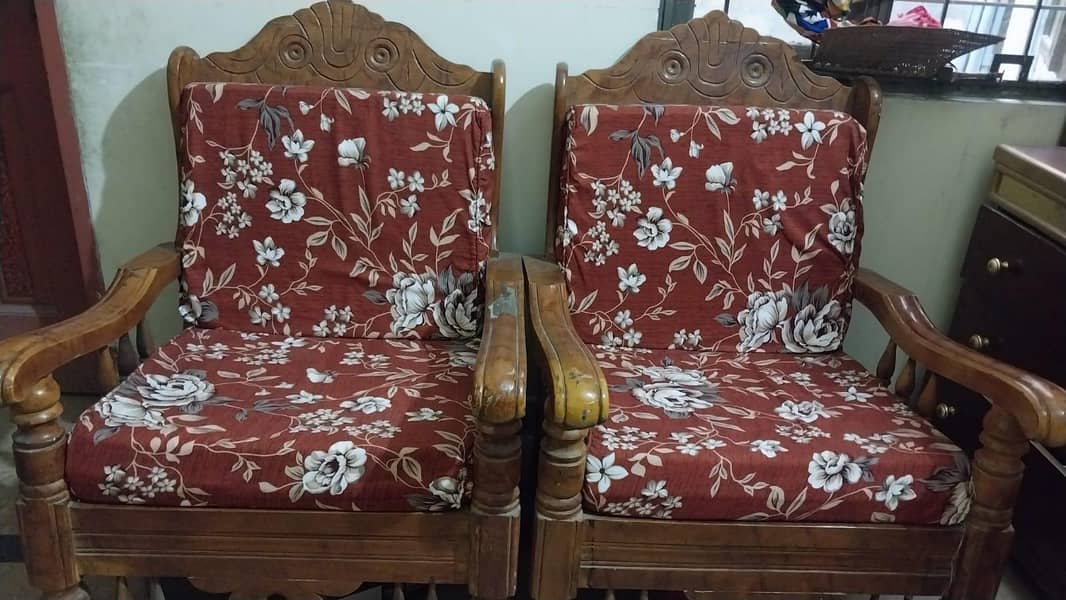 Sofa set with cusions 1