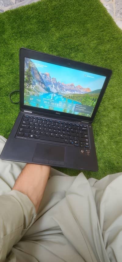 Dell Latitude E7250 Core i7 5th Generation UAE Purchased