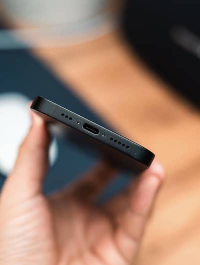 iPhone 16e