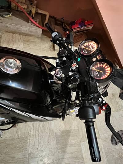 Yamaha ybr125G with aftermarket saman