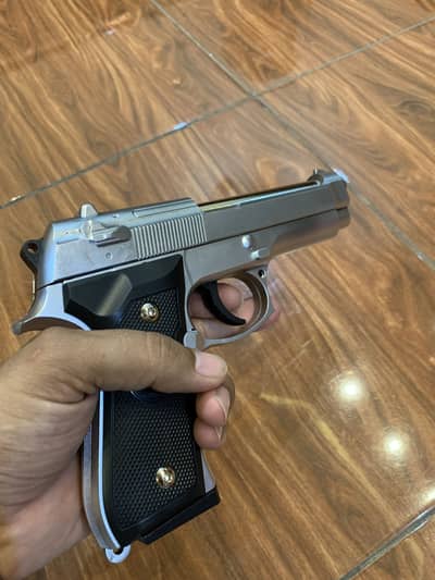 Metal gun toy