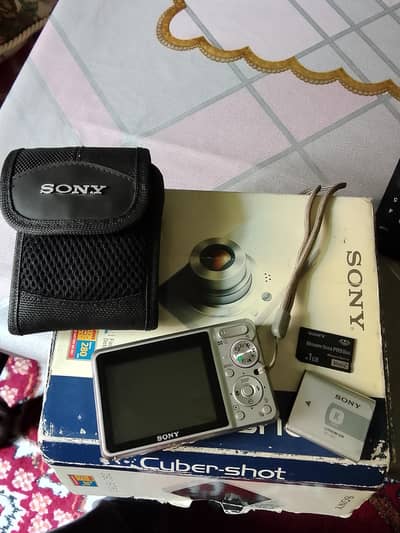 Sony Cyber Shot Bikul condition Ok hai