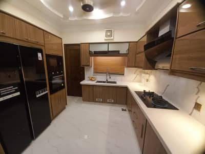 10 Marla Like New Upper Portion With Gas And Seperate Enterence Available For Rent In Bahria Town Lahore.