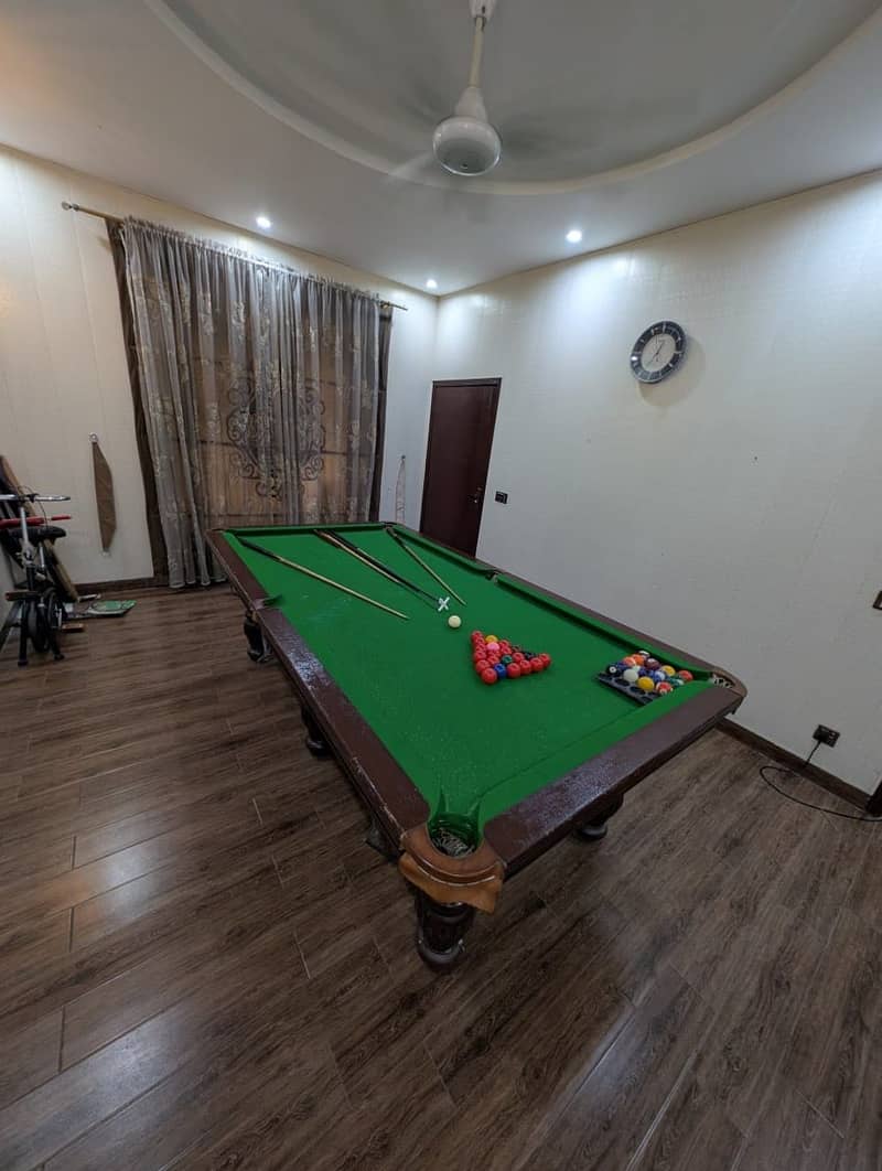Snooker table medium 1