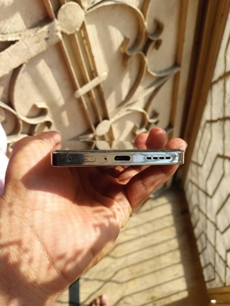 Infinix Note 40 4