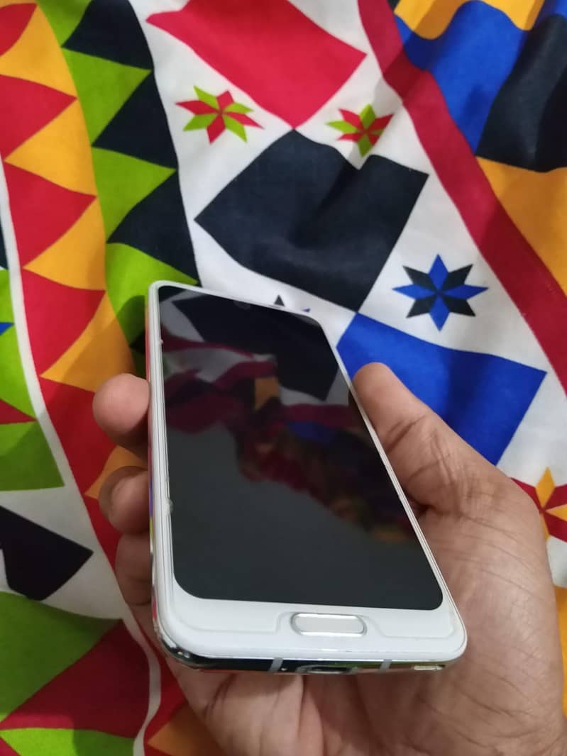Sharp Aquos R2 0