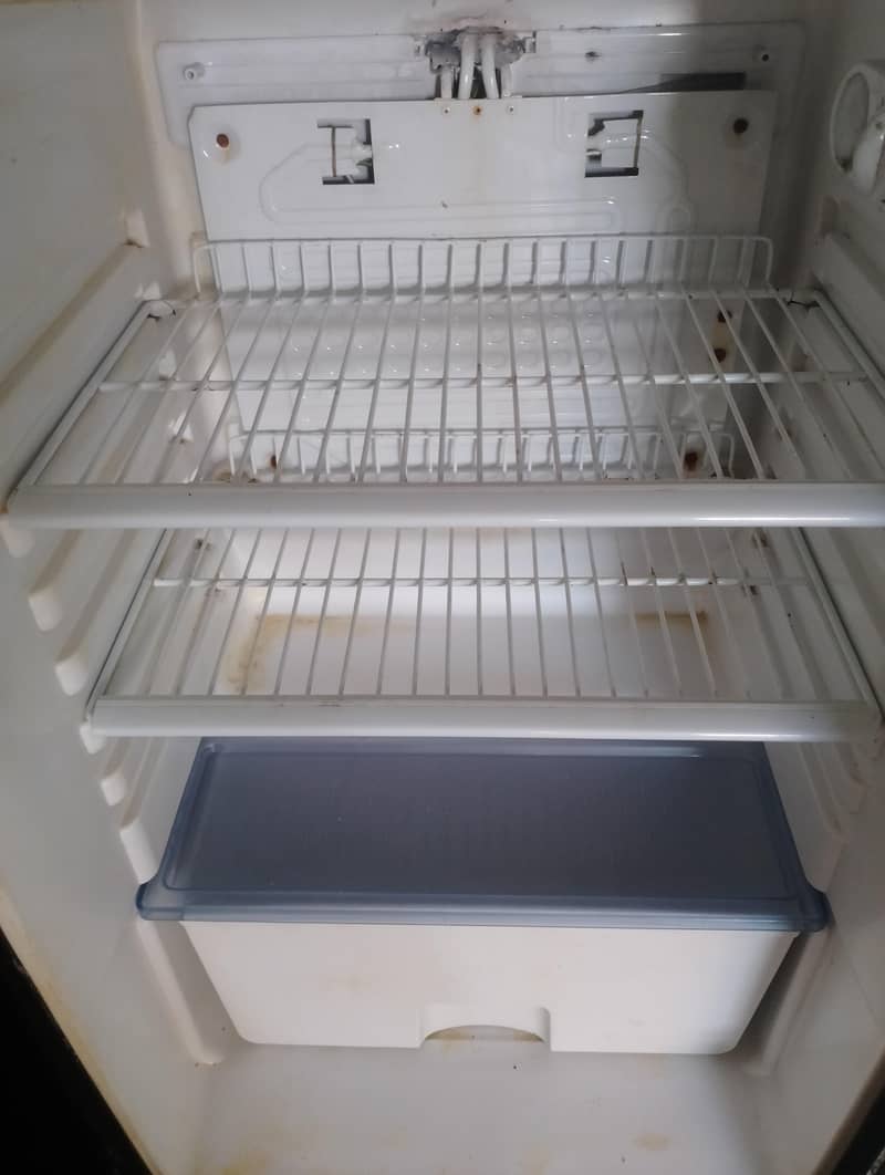 Orient Fridge 4