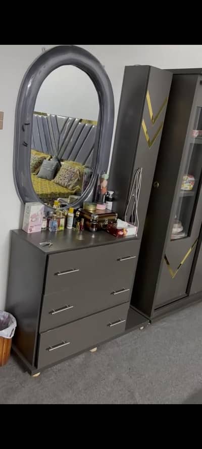 House Shifting Sale – King Size Bed Set with Wardrobe & Dressing Table