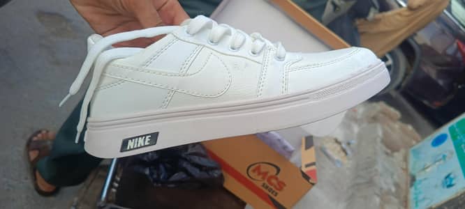 shoe white