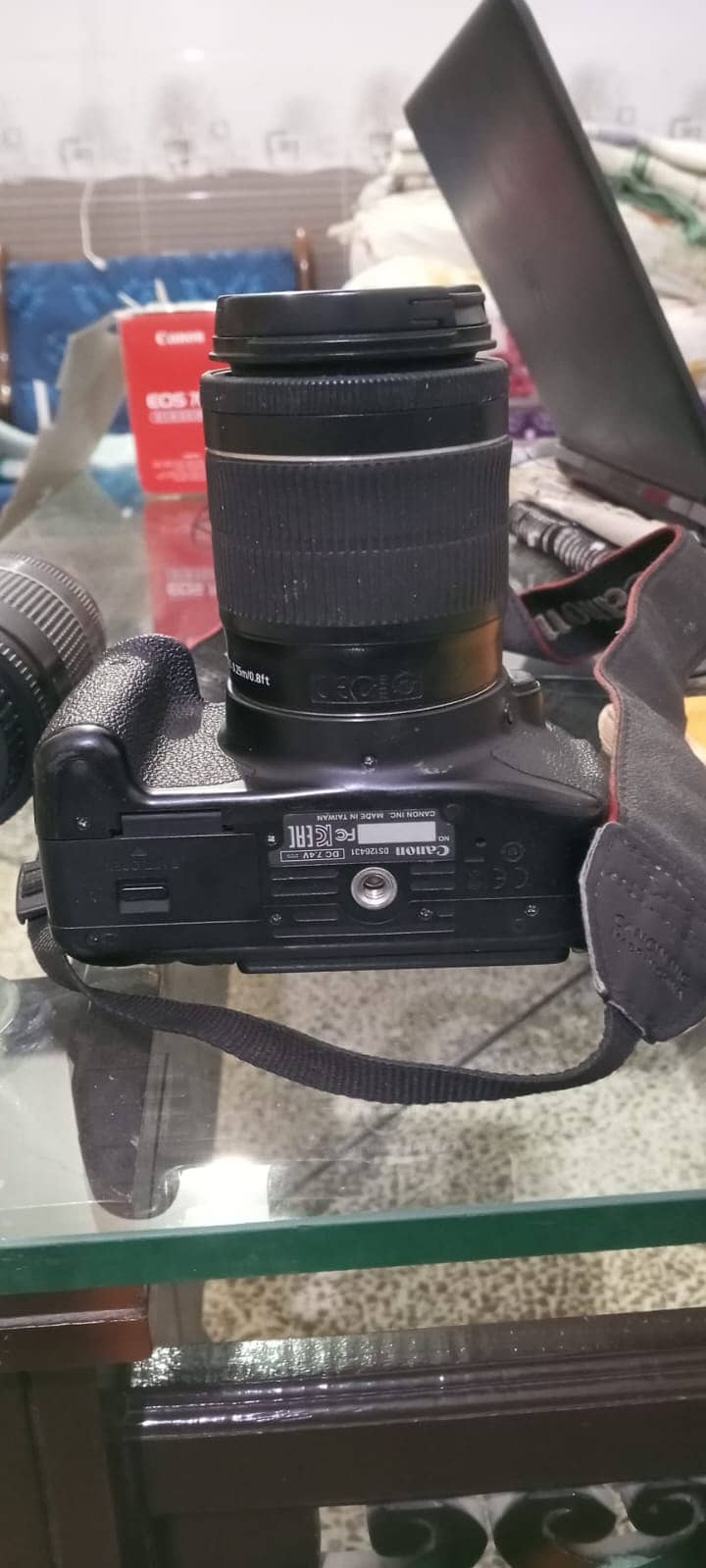 DSLR Model EOS 700D 0