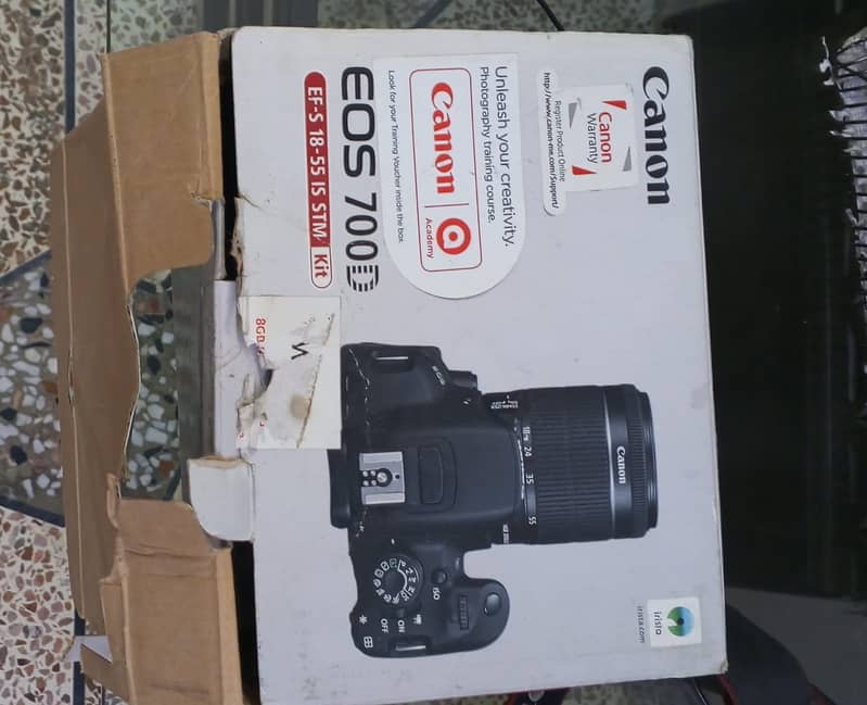 DSLR Model EOS 700D 2
