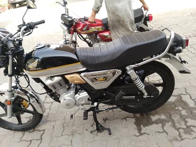 HONDA CG 150CC MODEL 25/26 TOTALLY MILEAGE 3800 JUST LIKE BRAND NEW
