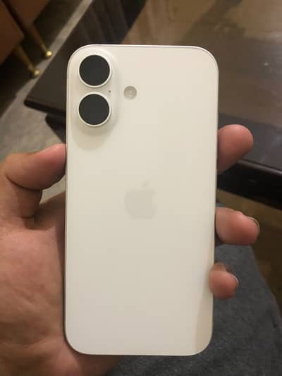 Apple iPhone 16