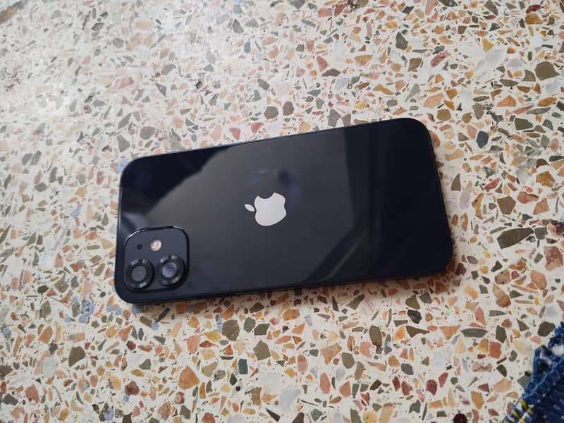 Apple iPhone 12 1