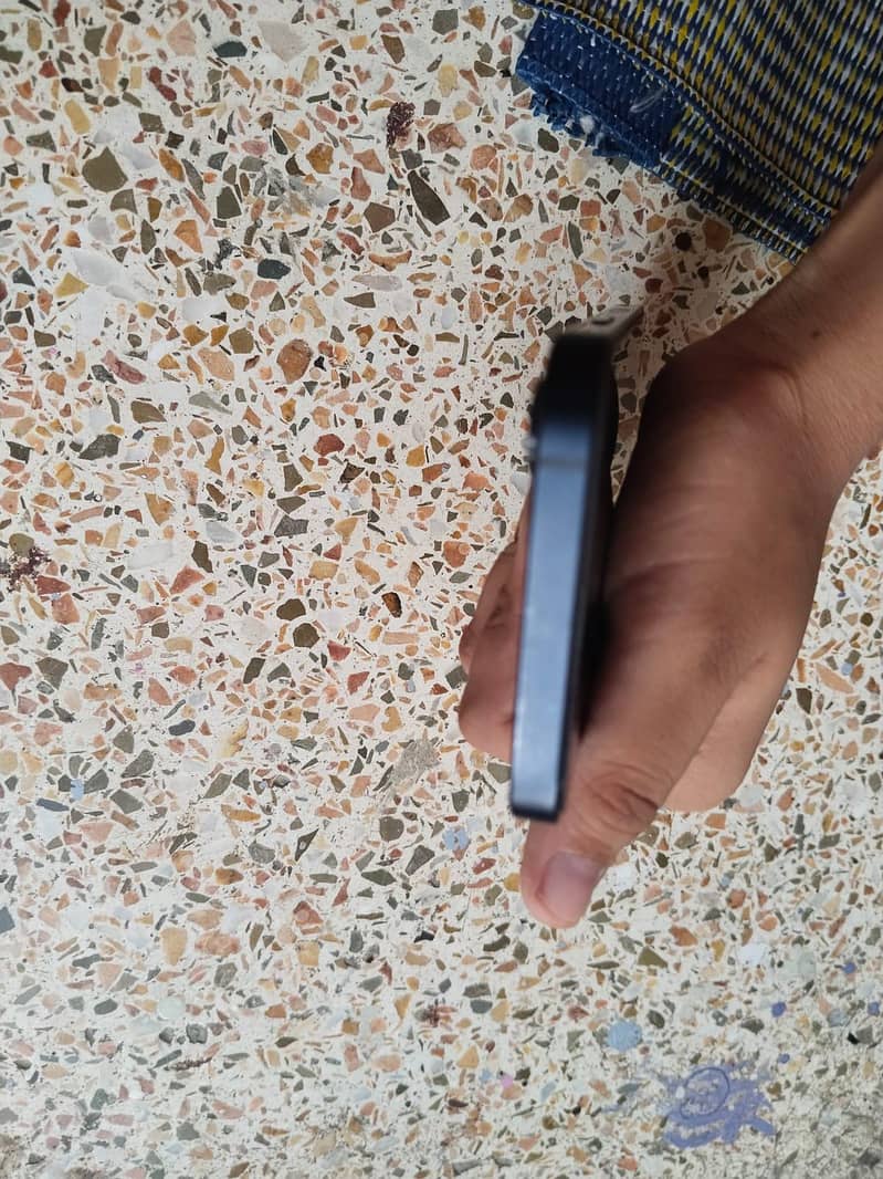 Apple iPhone 12 5