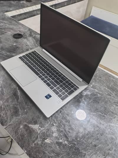 HP EliteBook 650 G9 – Premium Business Laptop 15.6 numpad