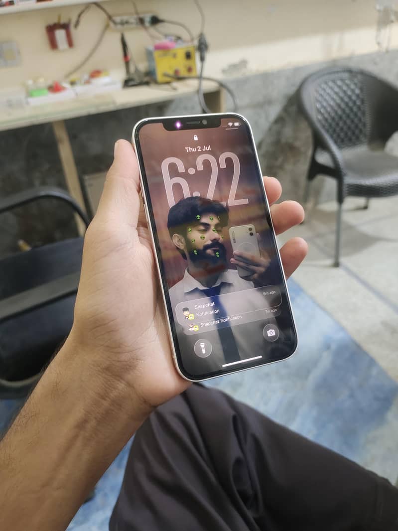 Apple iPhone 12 1