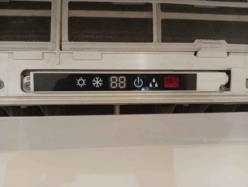 Gree 1 Ton Split AC 7
