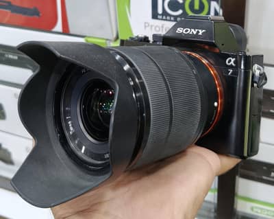 Sony a7 Full frame professional body with 28-70mm