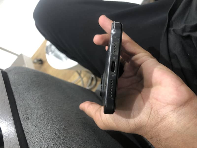 Apple iPhone 15 Pro Max 5