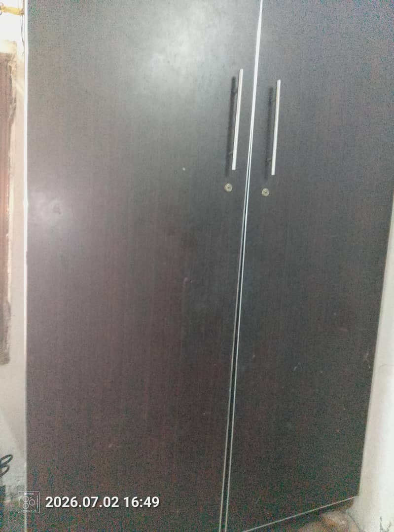 wardrobe 0