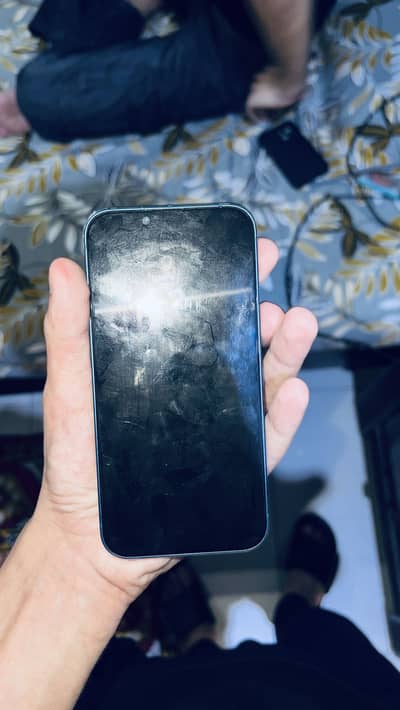 Apple iPhone 13