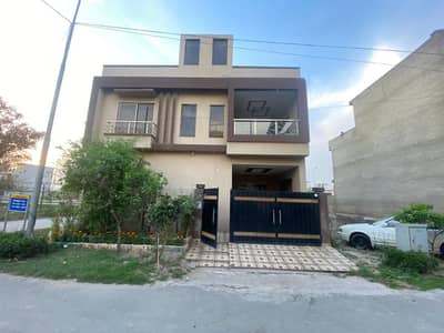 6 Marla used Corner House for Sale Platinum Block, Park View City Lahore