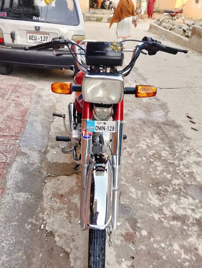 Bike bilkul new hai contact 03155670880