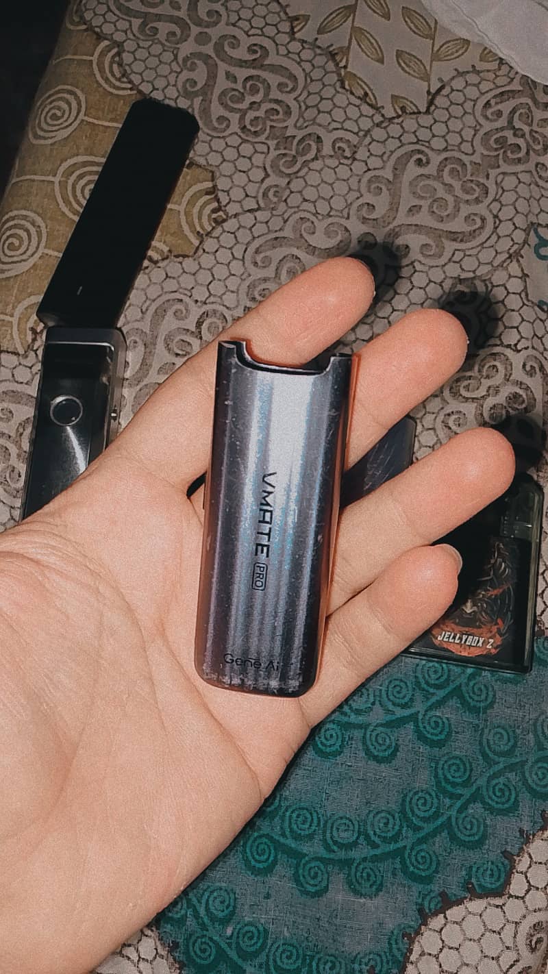 Vapes 18+ boys 3