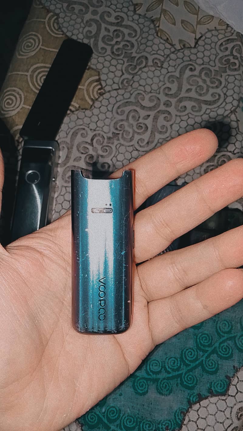 Vapes 18+ boys 4
