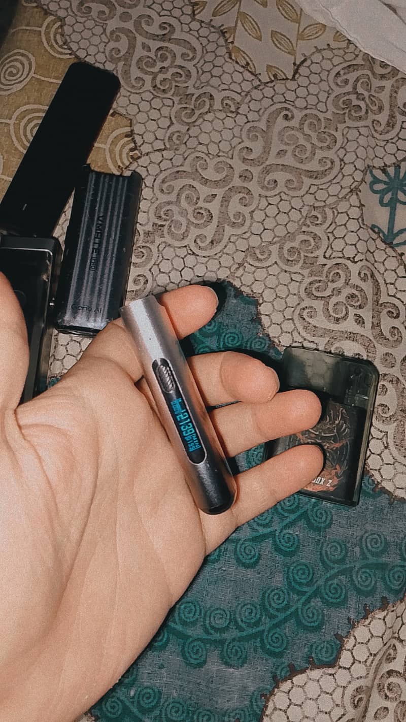 Vapes 18+ boys 6