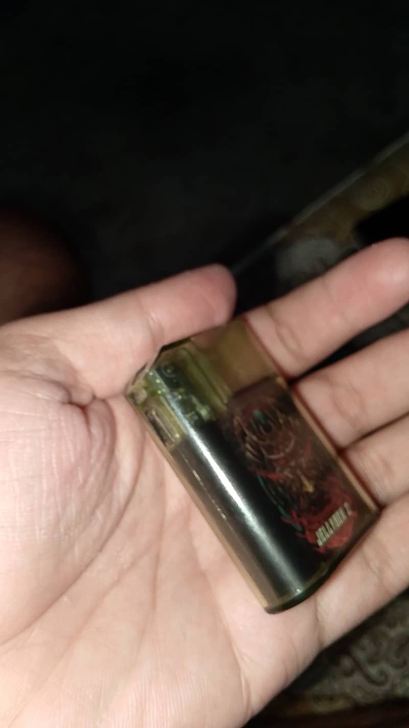 Vapes 18+ boys 8