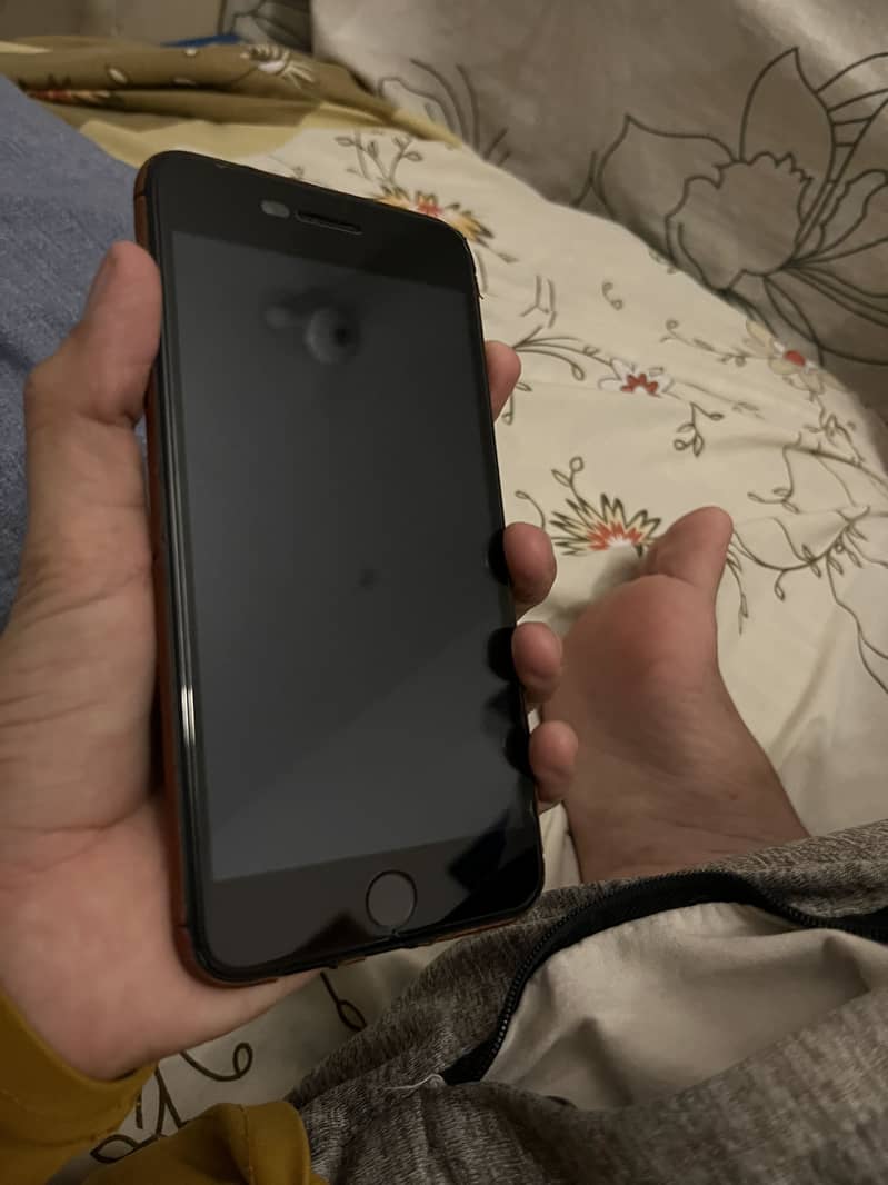 Apple iPhone 7 Plus 1