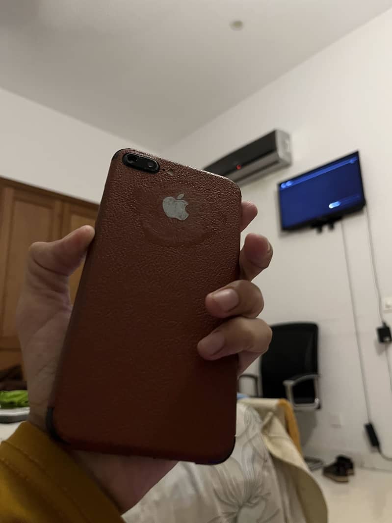 Apple iPhone 7 Plus 2