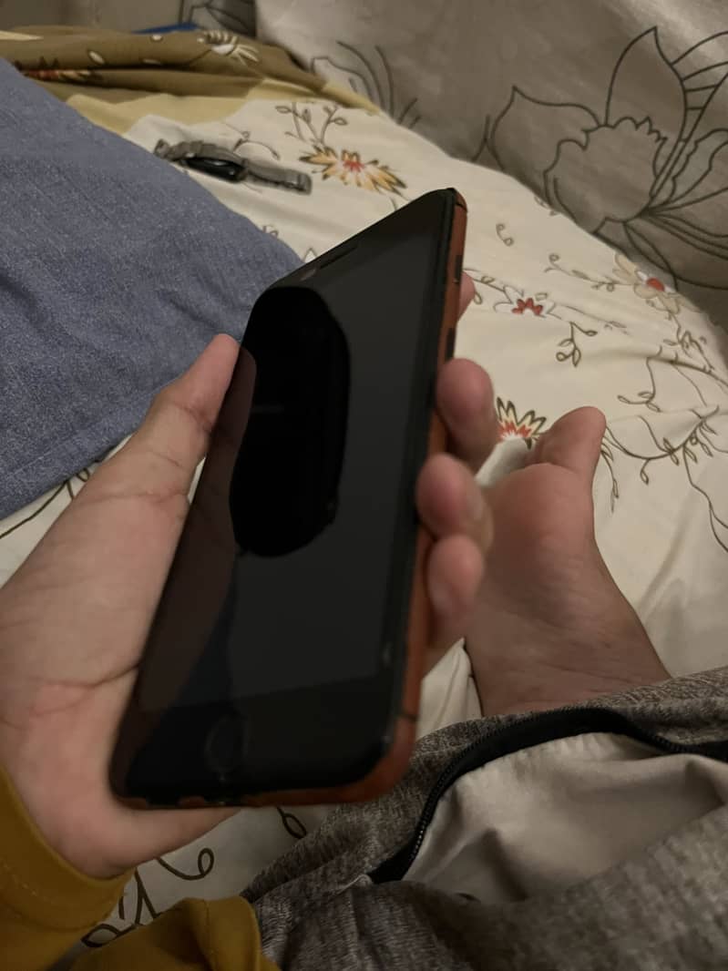 Apple iPhone 7 Plus 5