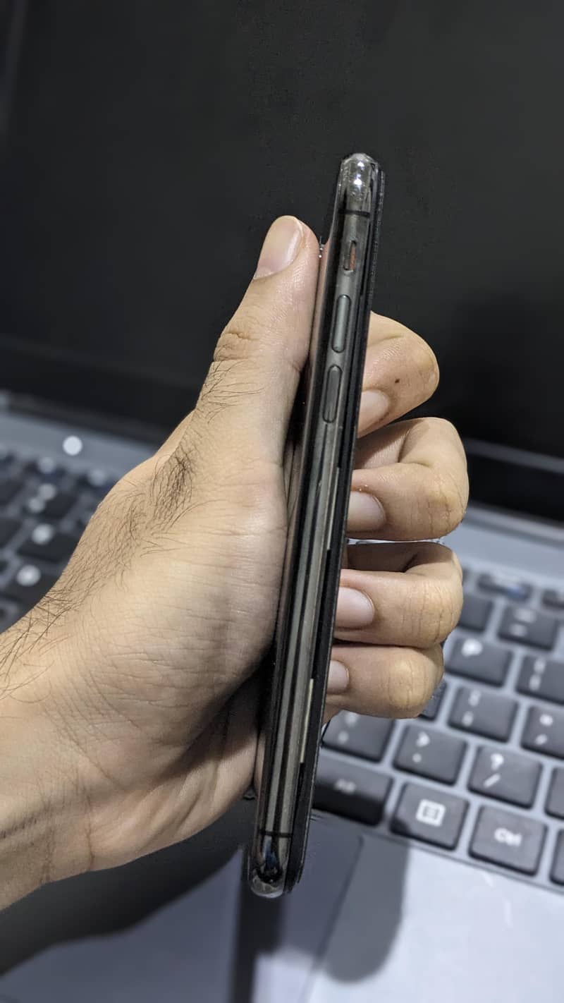 Apple iPhone X 5
