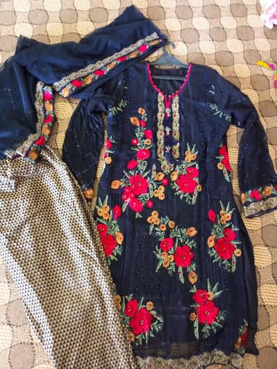 Heavy dresses for sell 10/10 condition