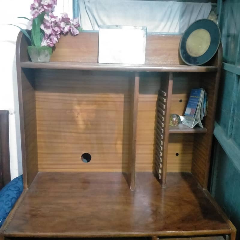 computer Table 1