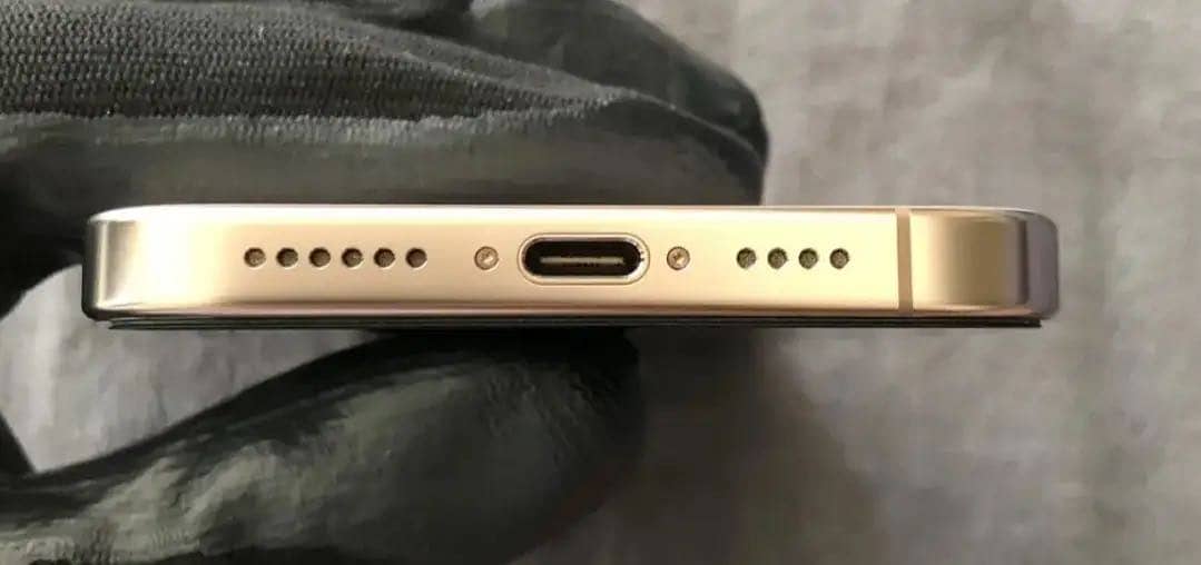 iPhone 16 Pro Max 2