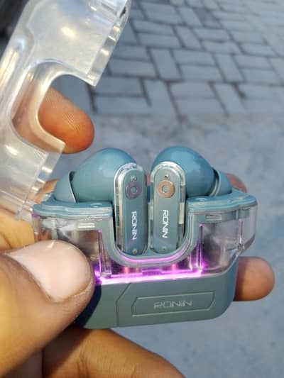 ronin r7105 air buds