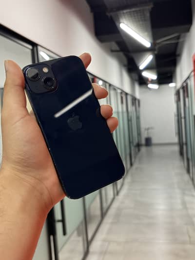 Apple iPhone 13
