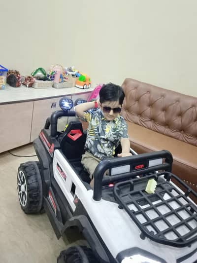 baby electric 2 seater car for sale  just 1 mouth use