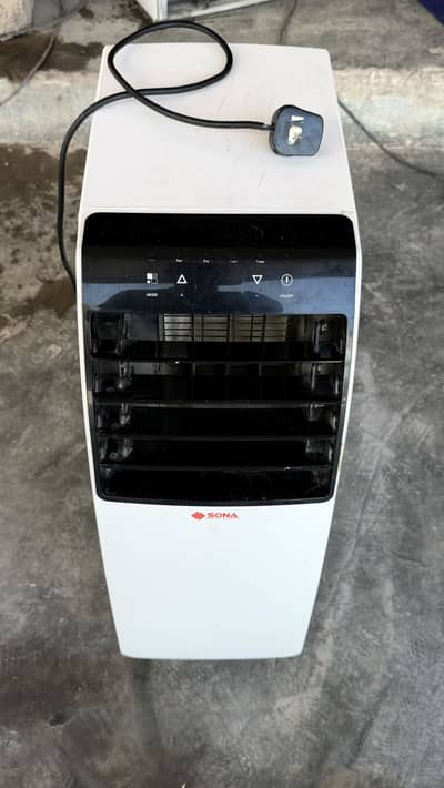 Portable AC, mint condition